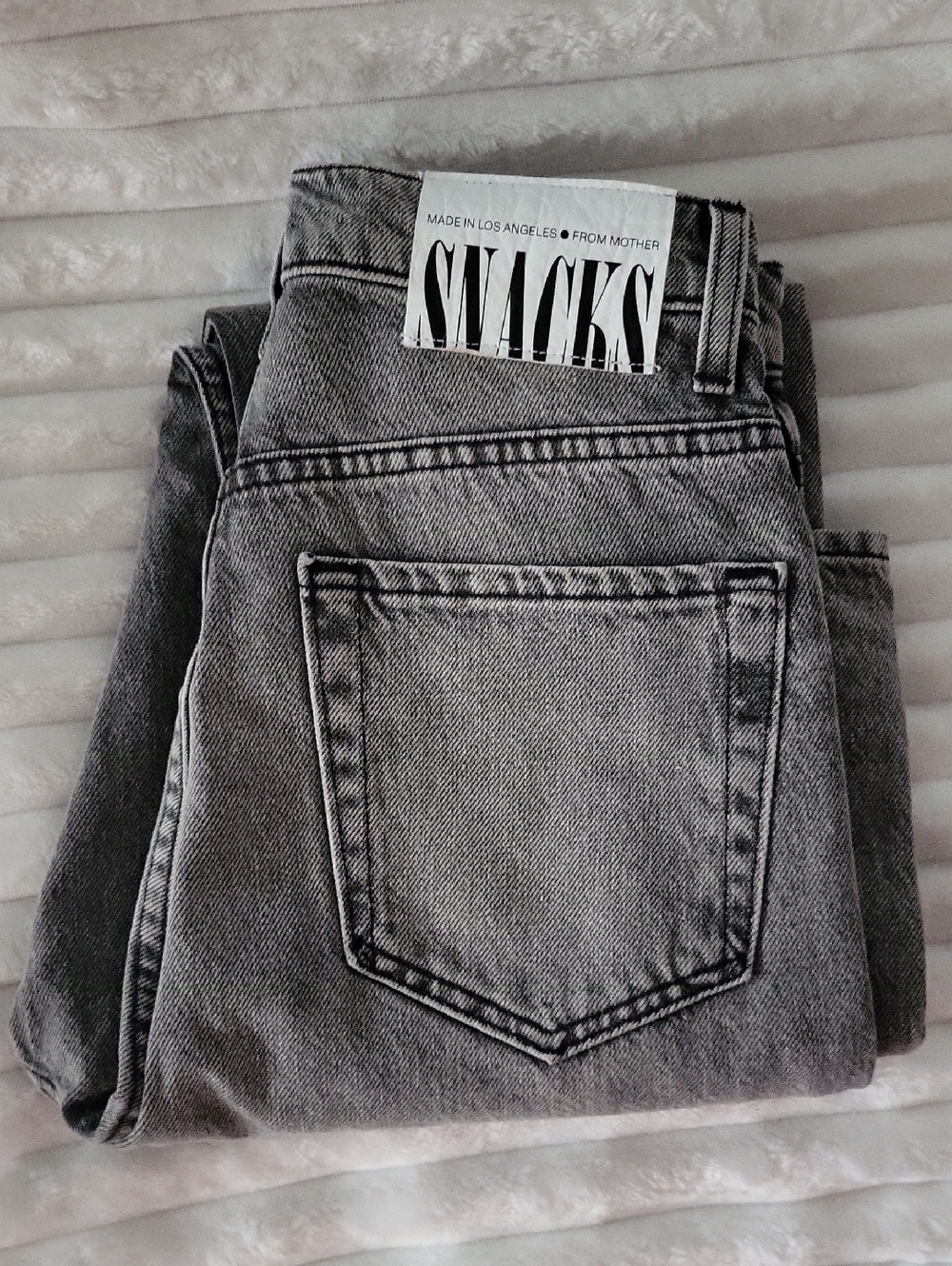 MOTHER SNACKS The Tippy Top Sweet Tooth Ankle Jeans